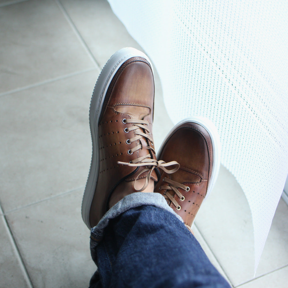 レザースニーカーの選び方｜大人が失敗しない5つのポイント