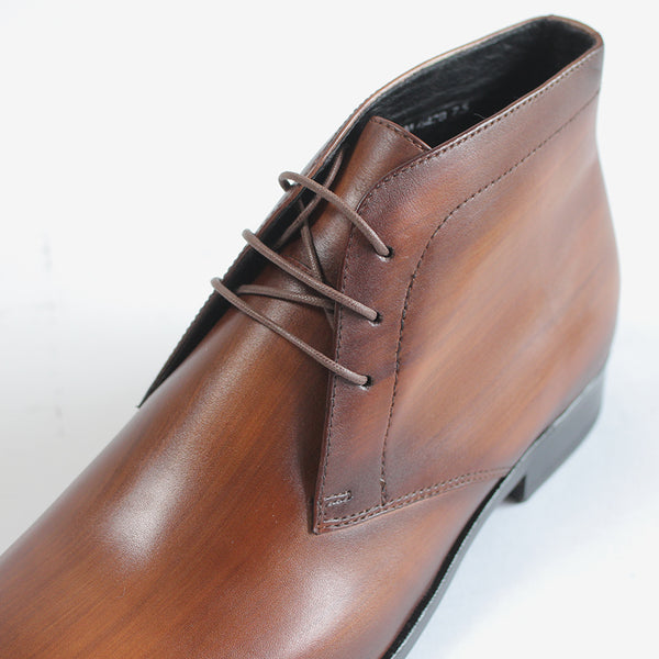 手染め「千手染（パティーヌ）」のチャッカー革靴